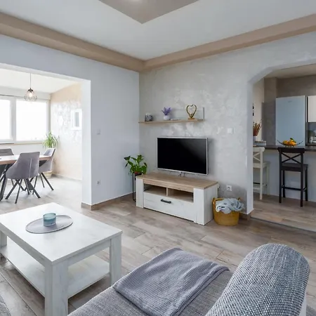 Apartmani Lena Pula Zewnętrze zdjęcie
