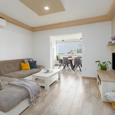 Apartmani Lena Pula Zewnętrze zdjęcie