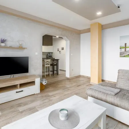 Apartmani Lena Pula Zewnętrze zdjęcie