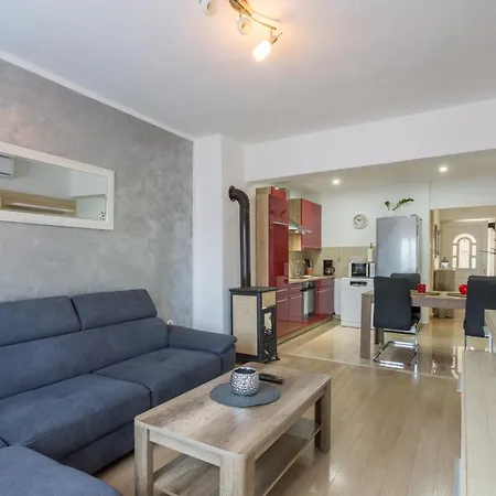 Apartmani Lena Pula Zewnętrze zdjęcie