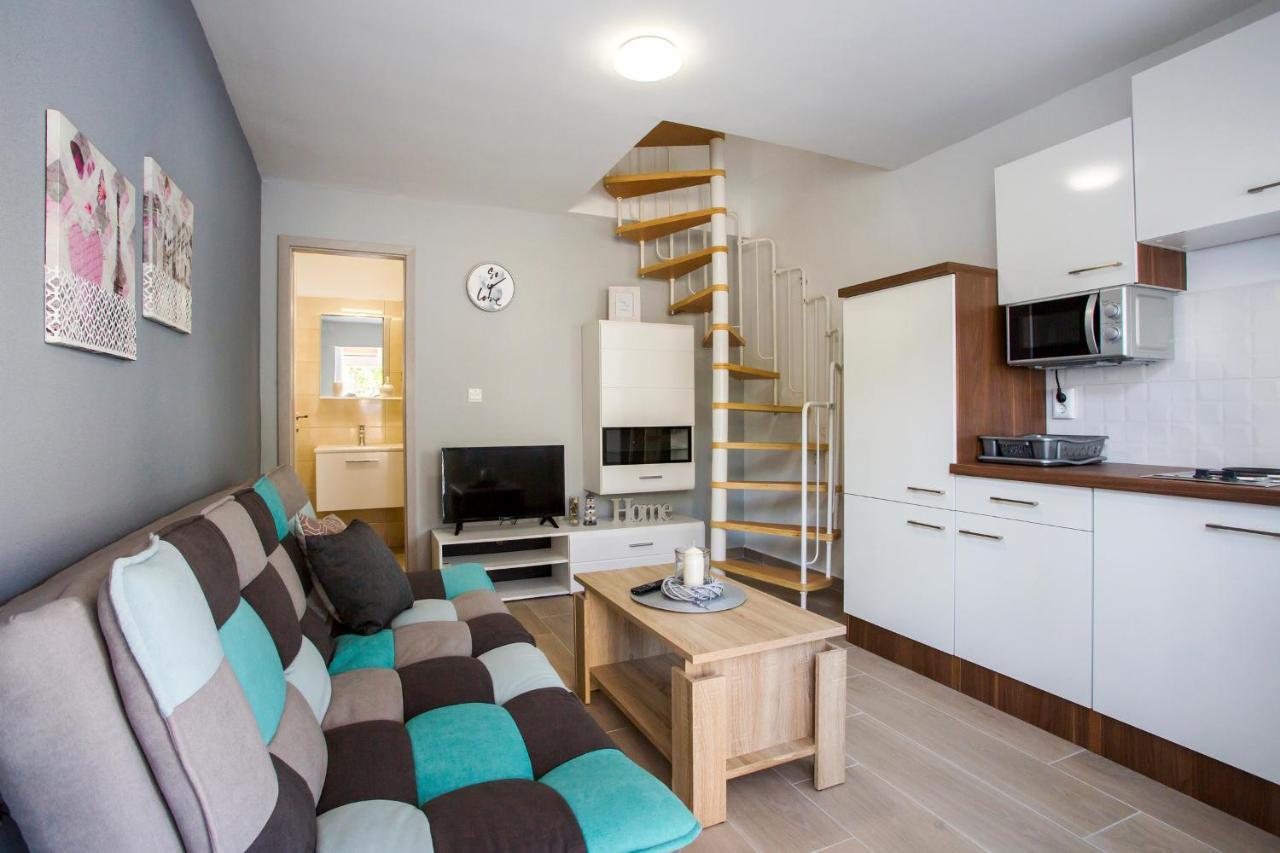 Lena Apartament
