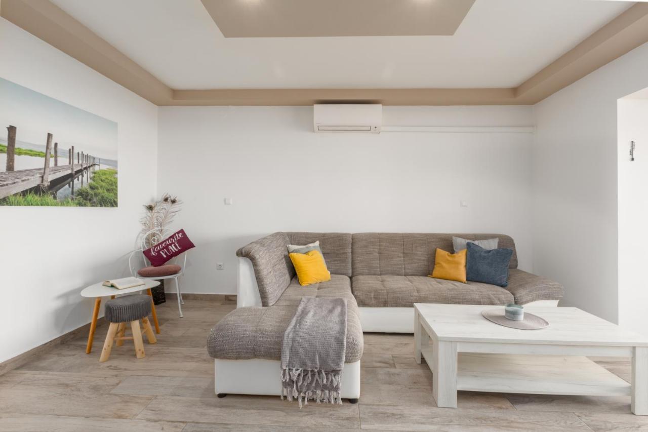 Lena Apartment