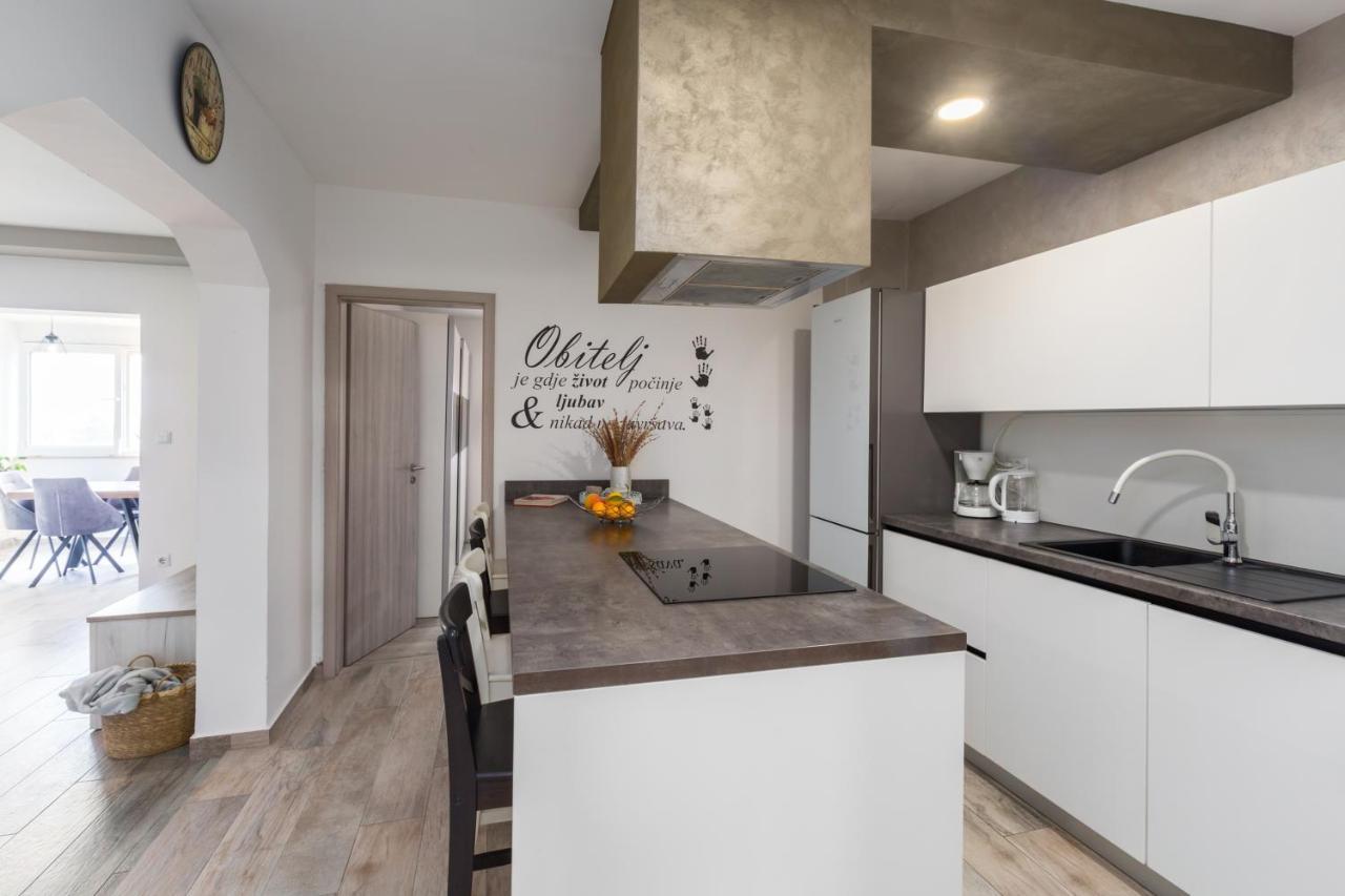 Lena Apartment *