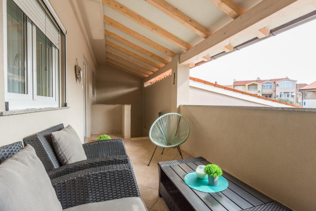 Lena Apartament *
