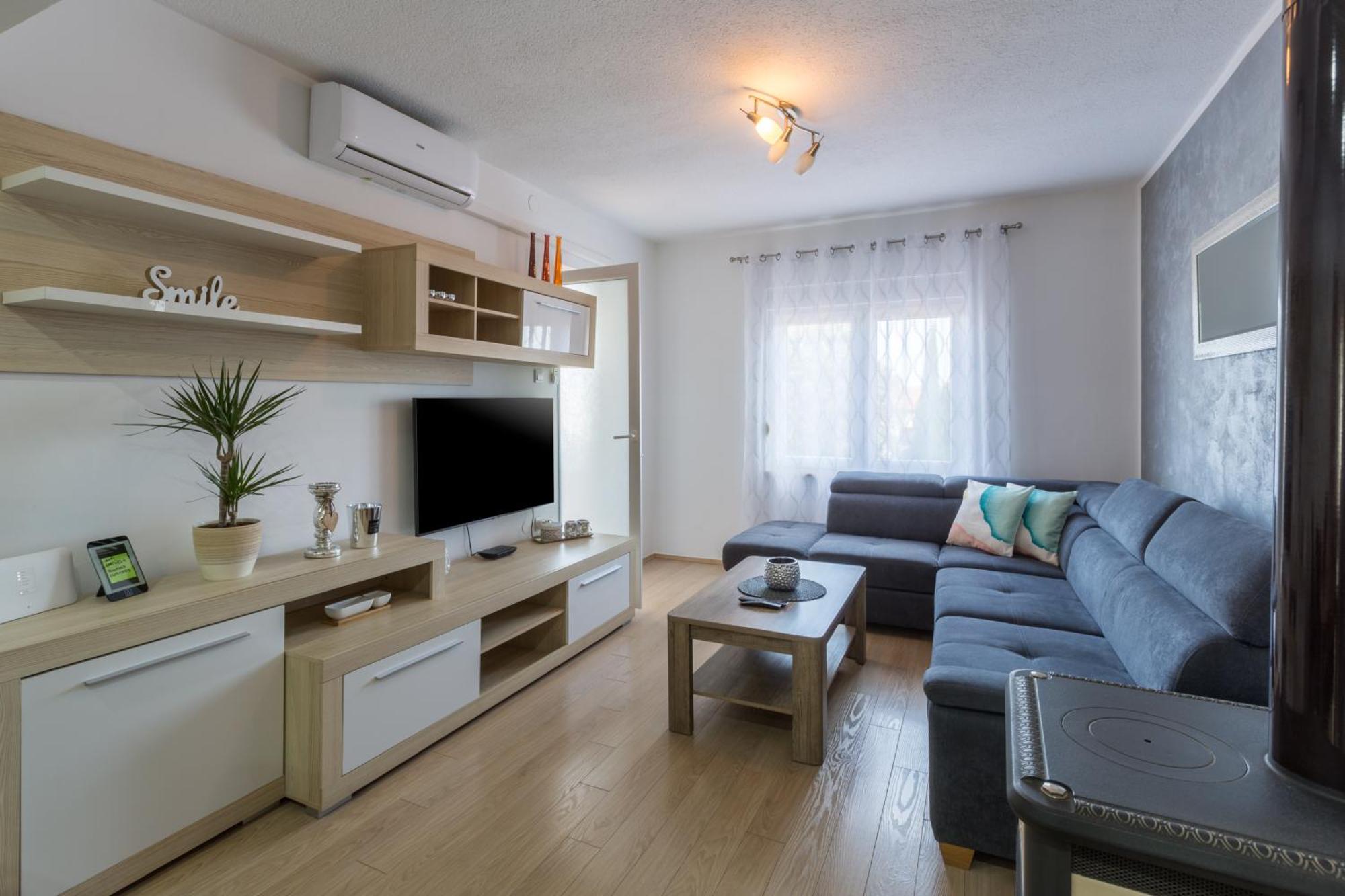 Lena Apartament *