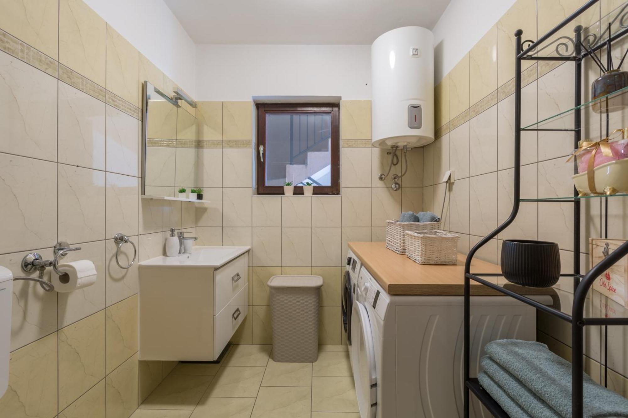 Lena Apartament